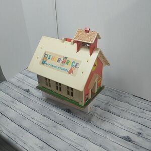 Vintage 1971 Fisher Price Little People Play Family School House #923
